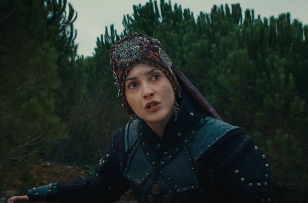 Kuruluş Orhan first episode scene showing Orhan Bey leading the tribe, aired on ATV and available on Makkitv.